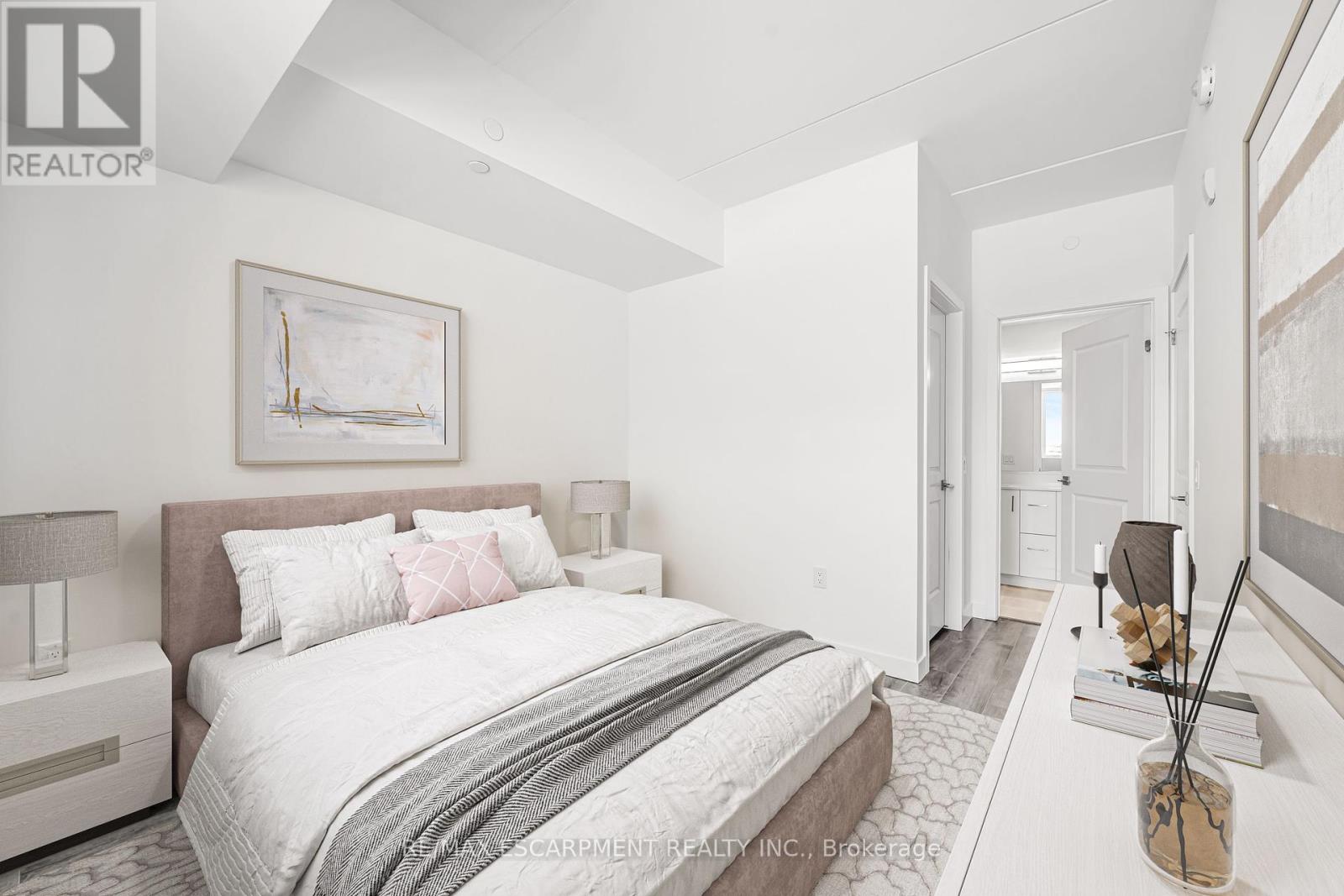 Photo 14 of 301 7549 A Kalar Road, Niagara Falls ON