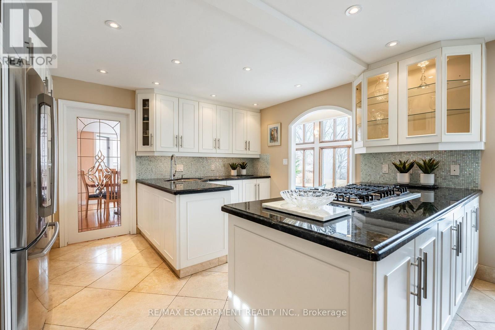 Photo 15 of 887 Montgomery Drive, Hamilton ON