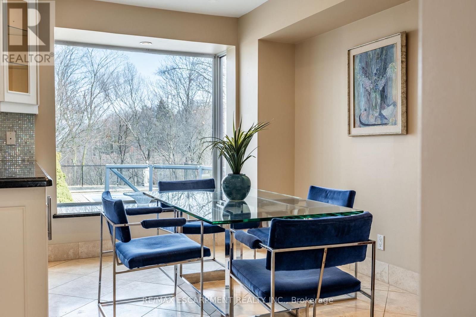 Photo 19 of 887 Montgomery Drive, Hamilton ON