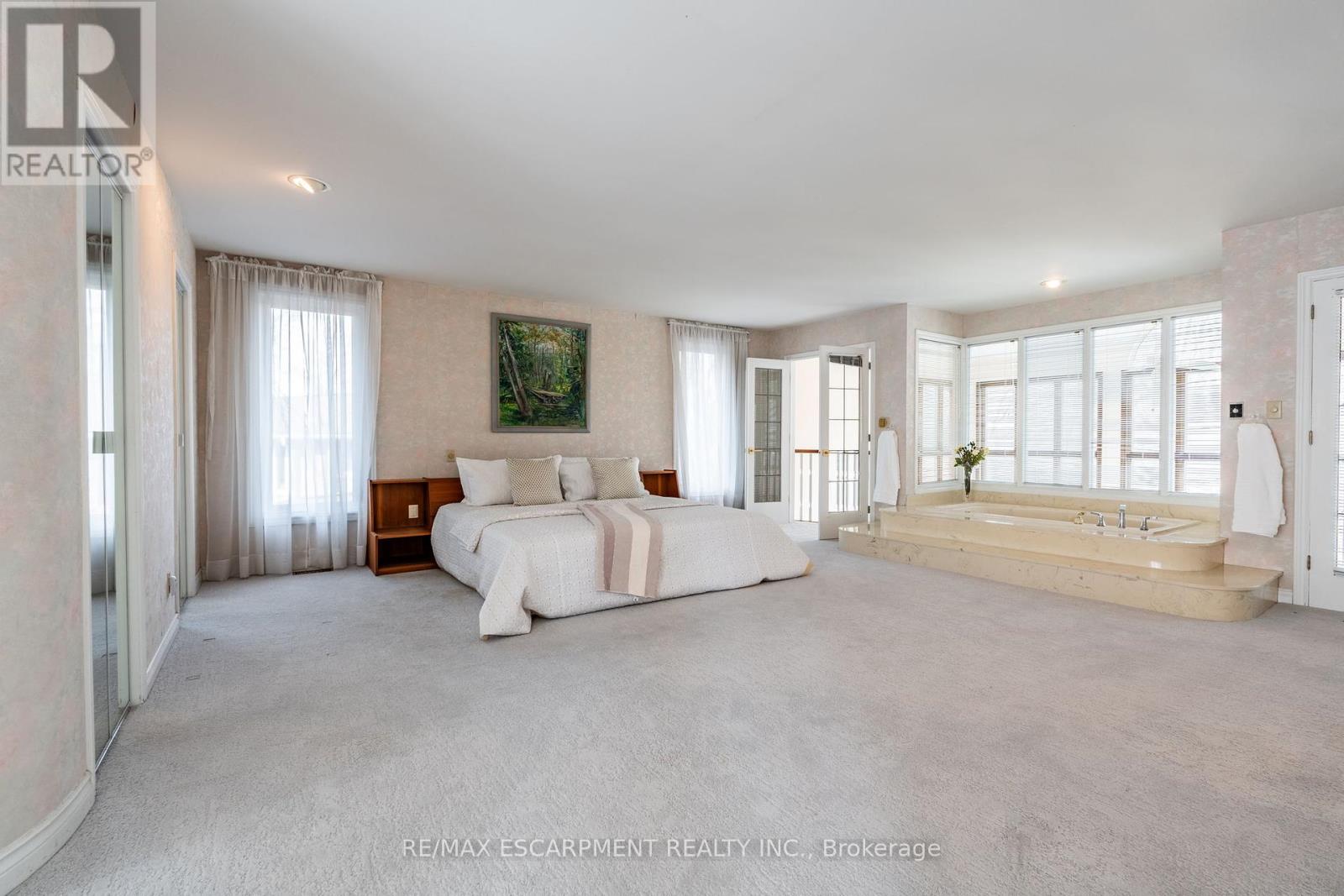Photo 27 of 887 Montgomery Drive, Hamilton ON