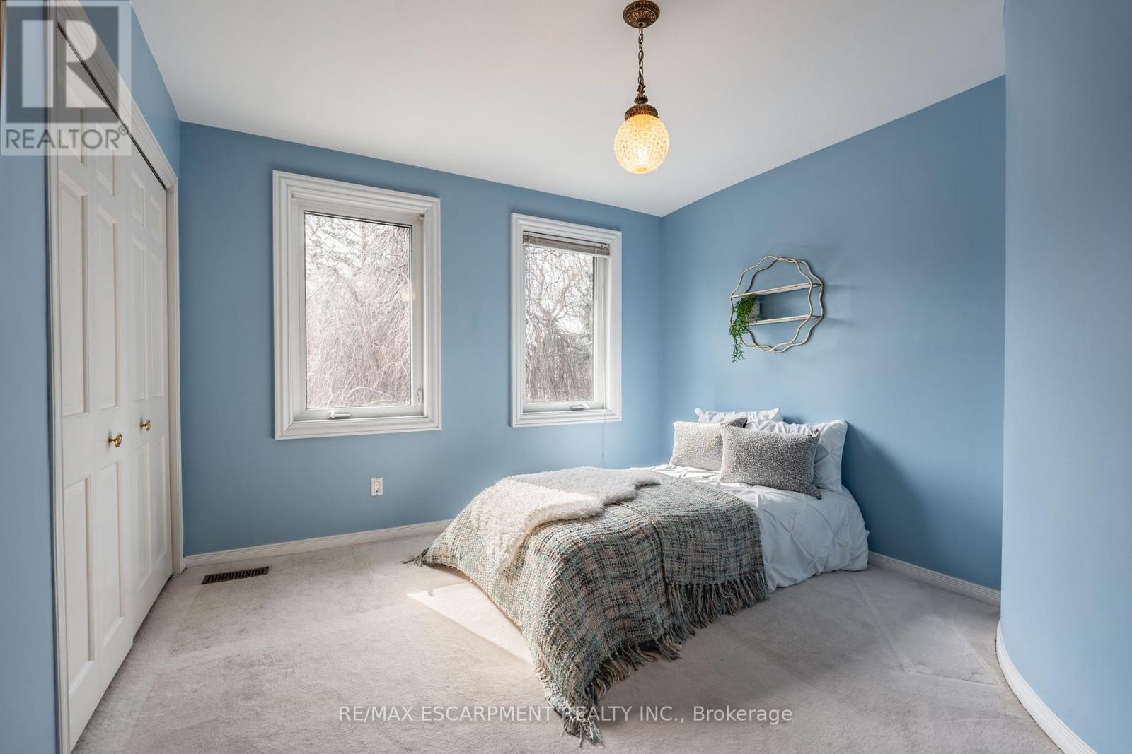 Photo 34 of 887 Montgomery Drive, Hamilton ON