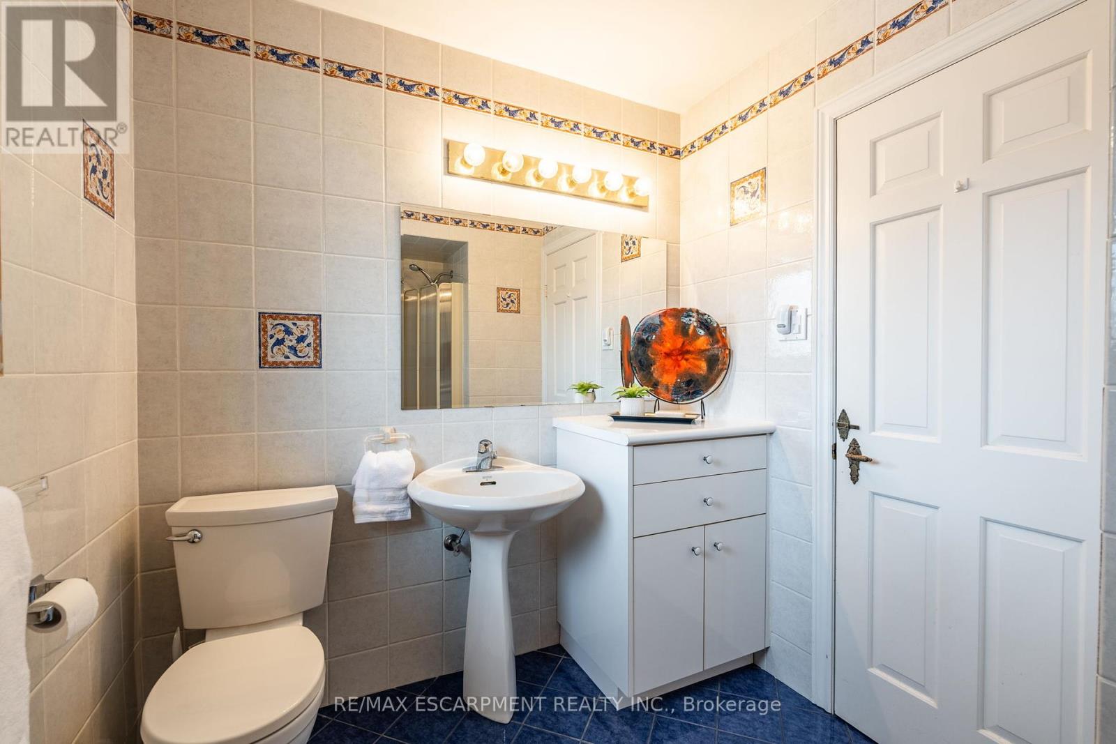 Photo 37 of 887 Montgomery Drive, Hamilton ON