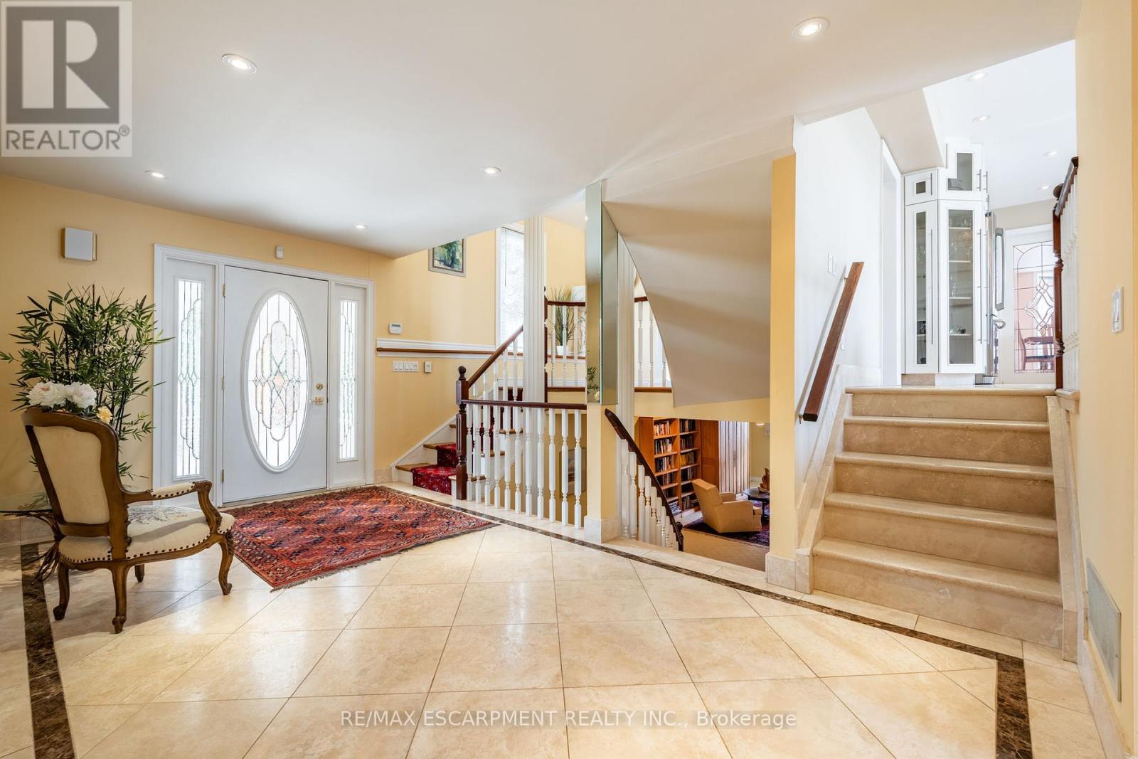 Photo 7 of 887 Montgomery Drive, Hamilton ON