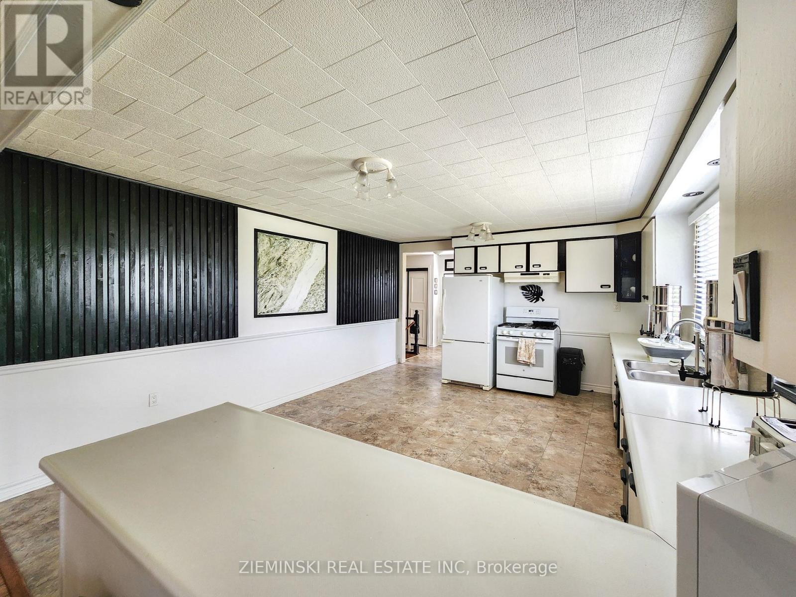 Photo 30 of 545 Silver Queen Lake Road, Cochrane ON