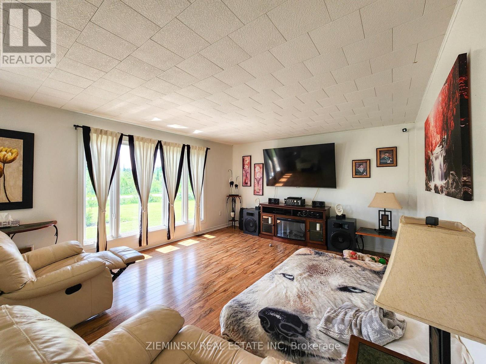 Photo 14 of 545 Silver Queen Lake Road, Cochrane ON