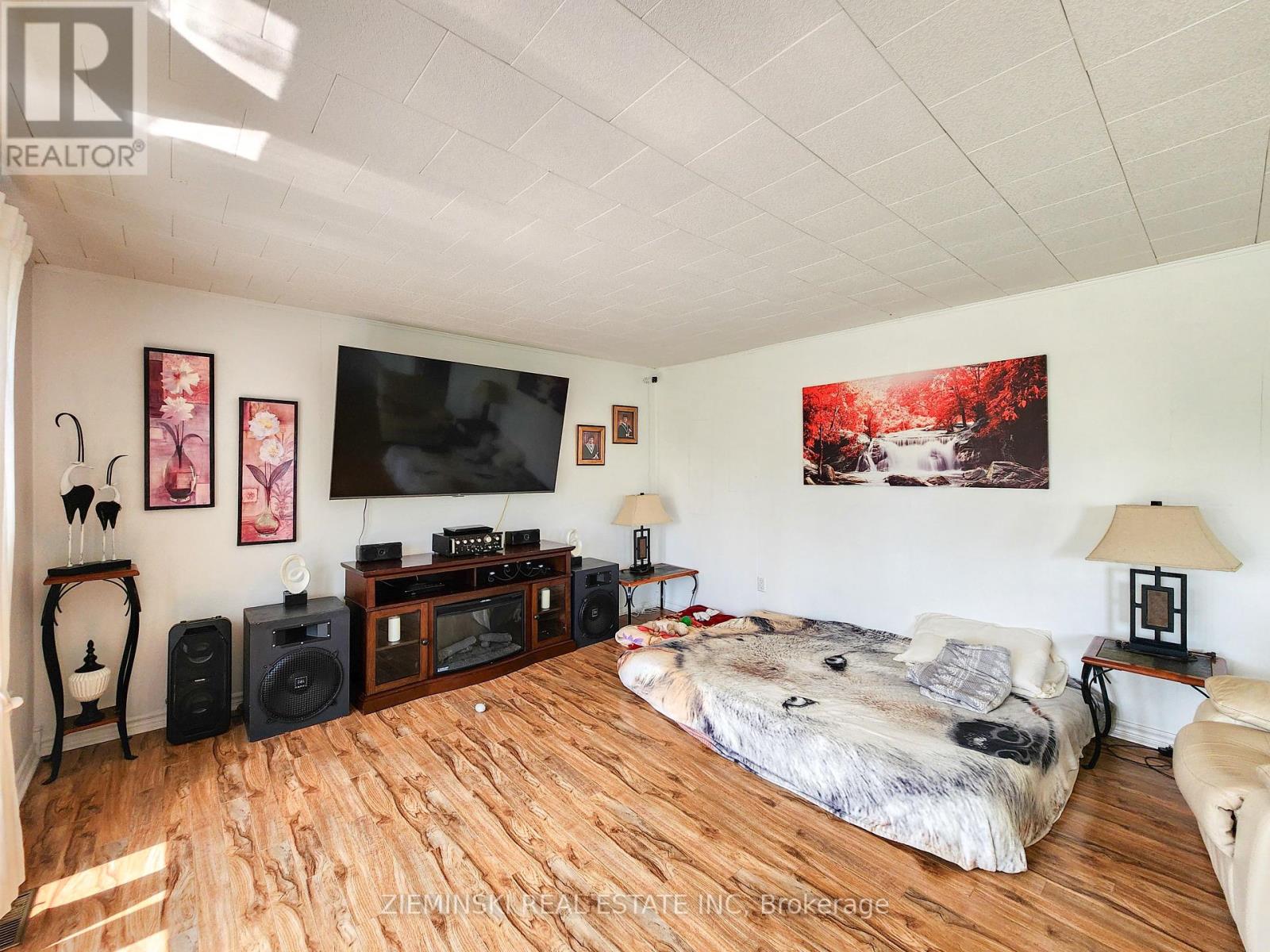 Photo 33 of 545 Silver Queen Lake Road, Cochrane ON
