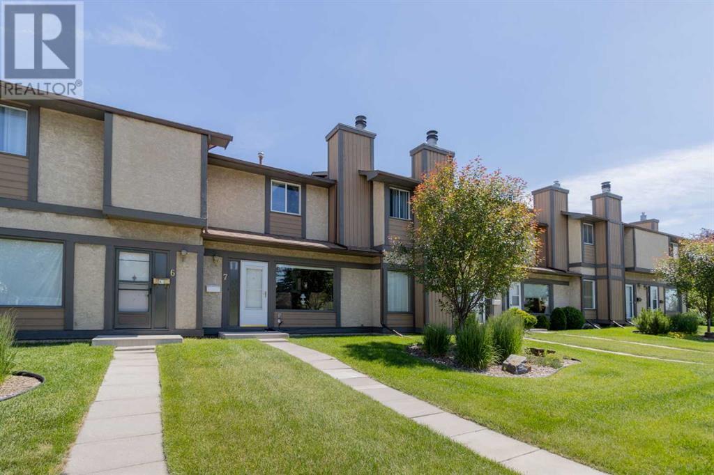 Single Family House for Sale in    Street SE Ogden Calgary 