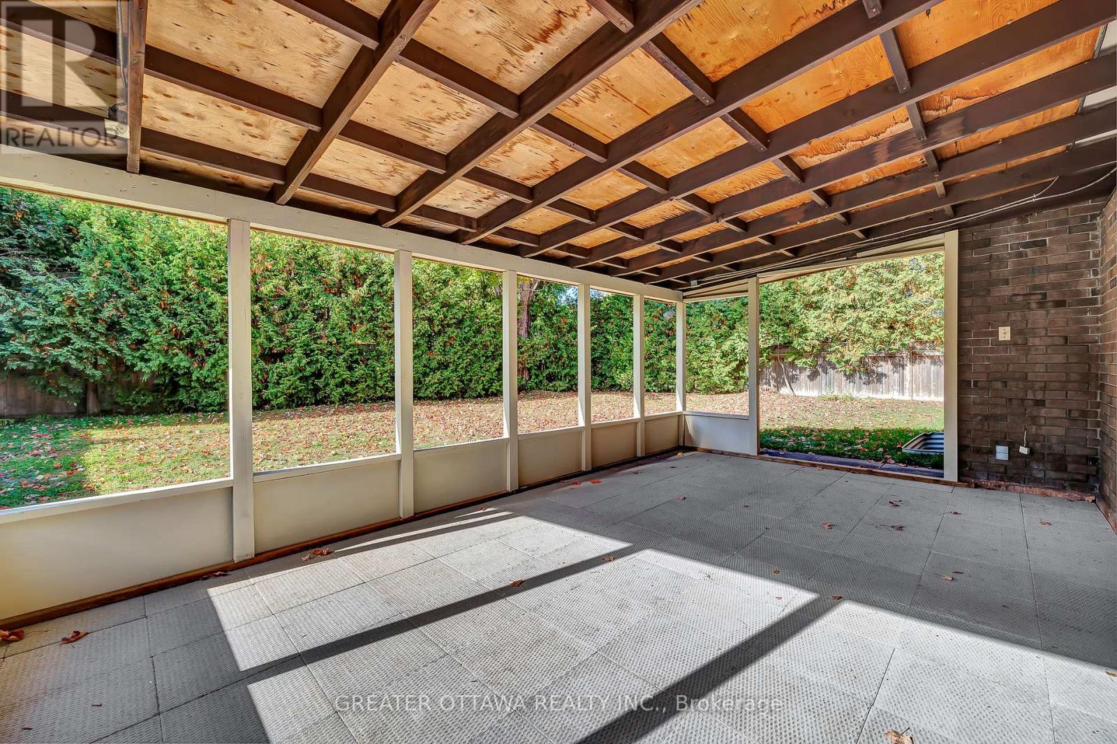 Photo 21 of 15 Rutherford Crescent S, Ottawa ON