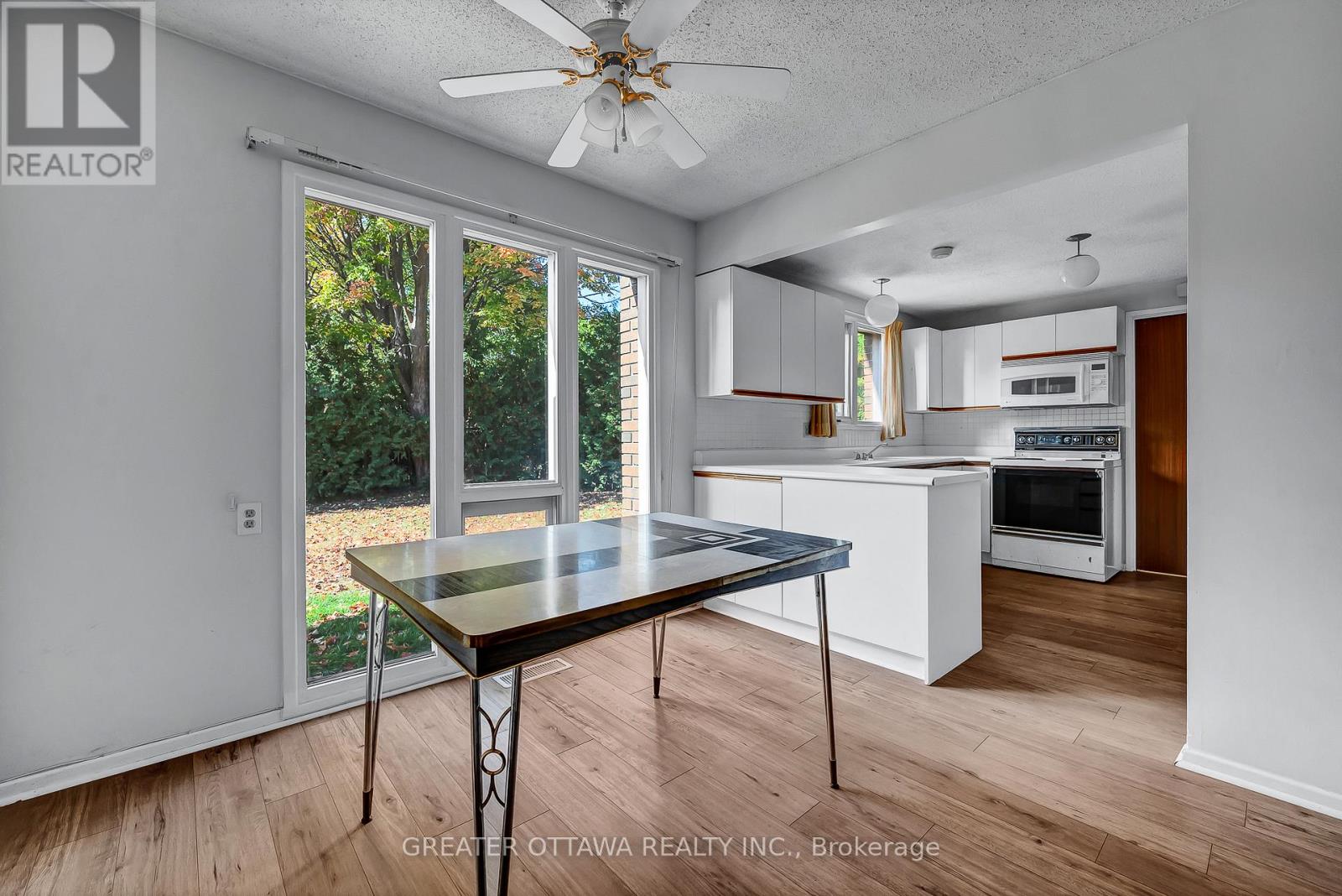 Photo 7 of 15 Rutherford Crescent S, Ottawa ON