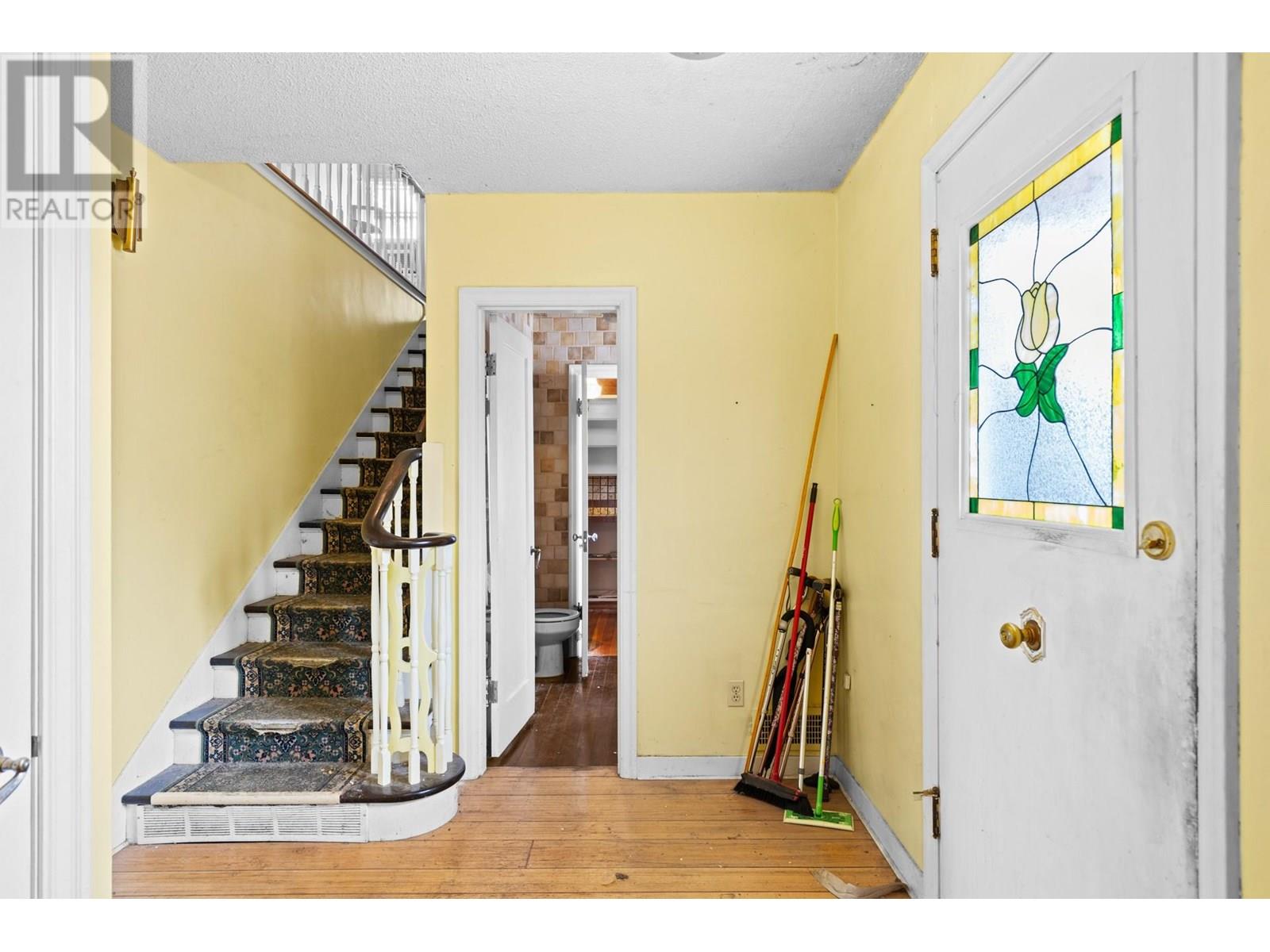  1880 Riverside Avenue, Kelowna