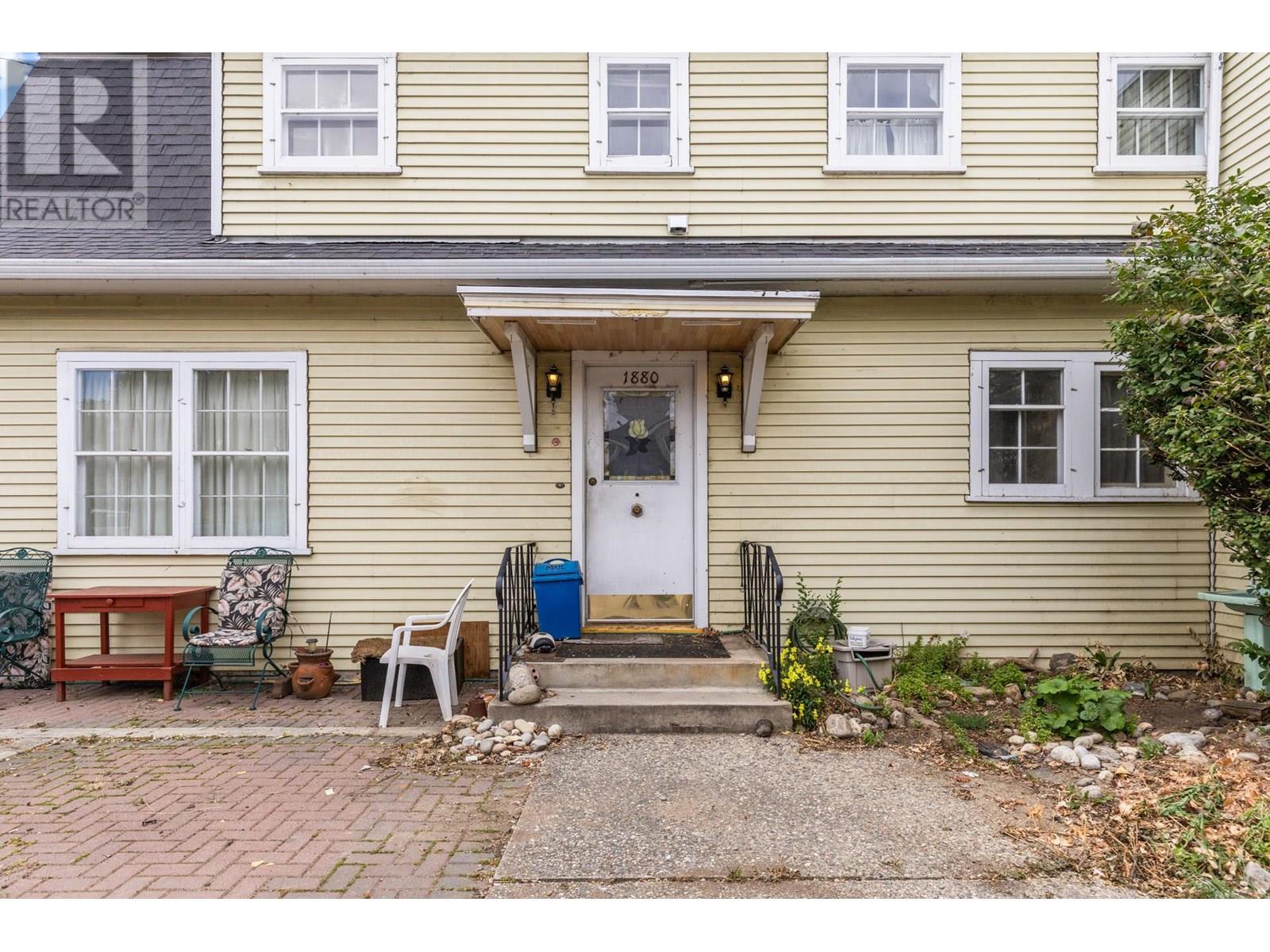  1880 Riverside Avenue, Kelowna