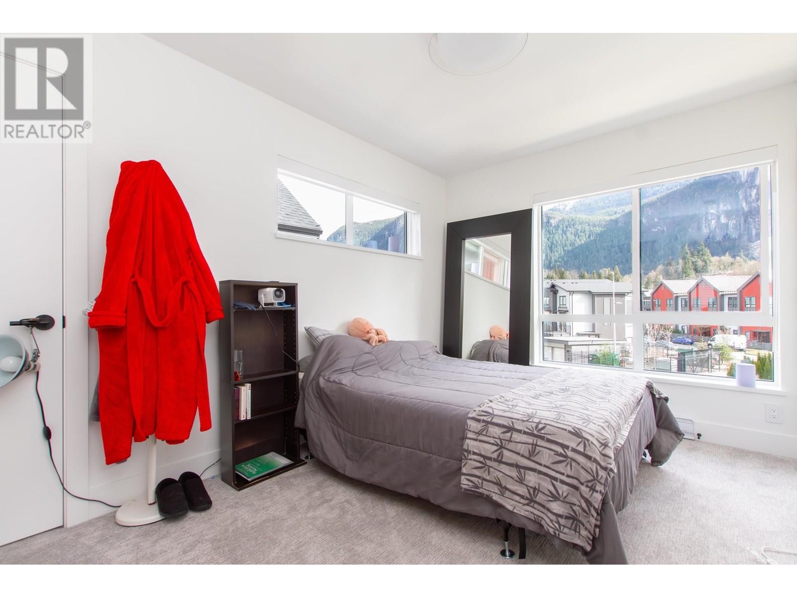Photo 8 of 38070 Helm Way, Squamish BC