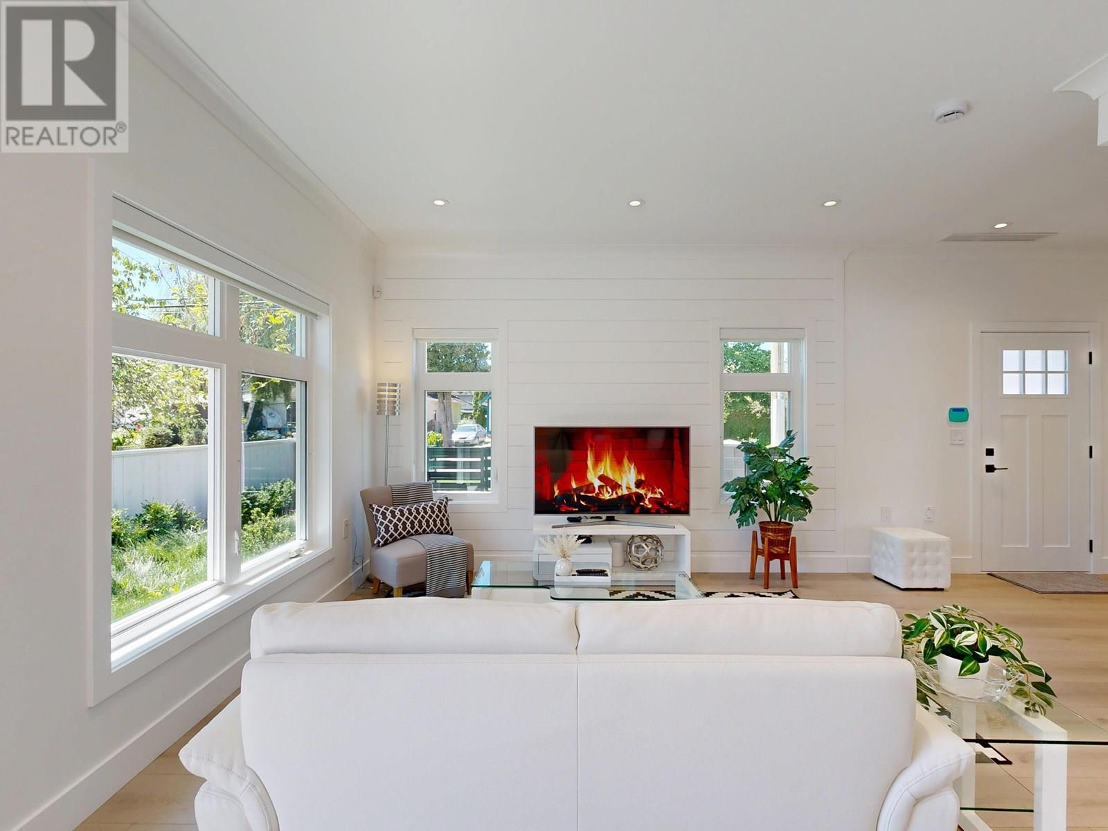 #15-7100 ASH Street, Richmond