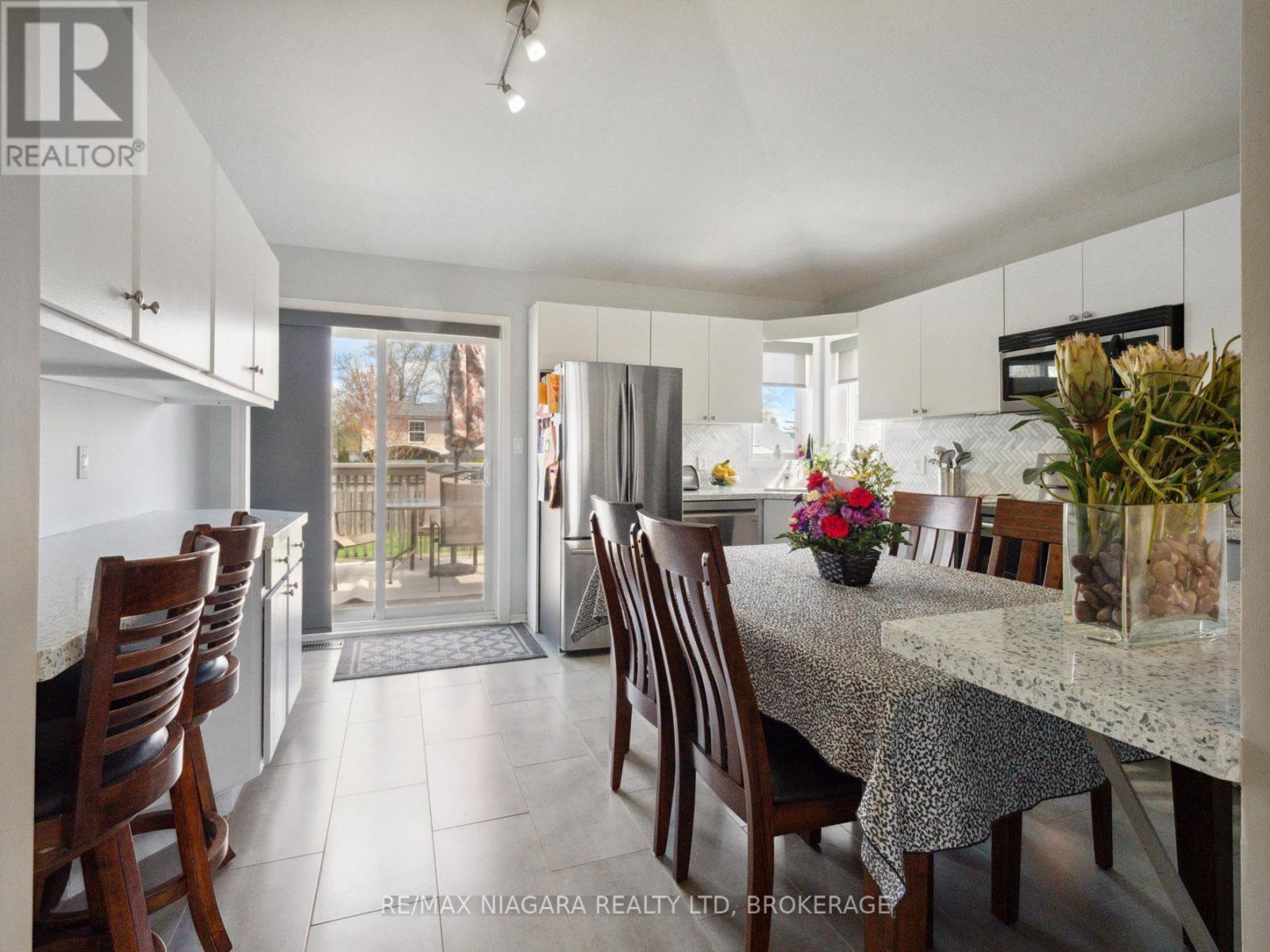 Photo 8 of 3564 Hill Street, Fort Erie ON