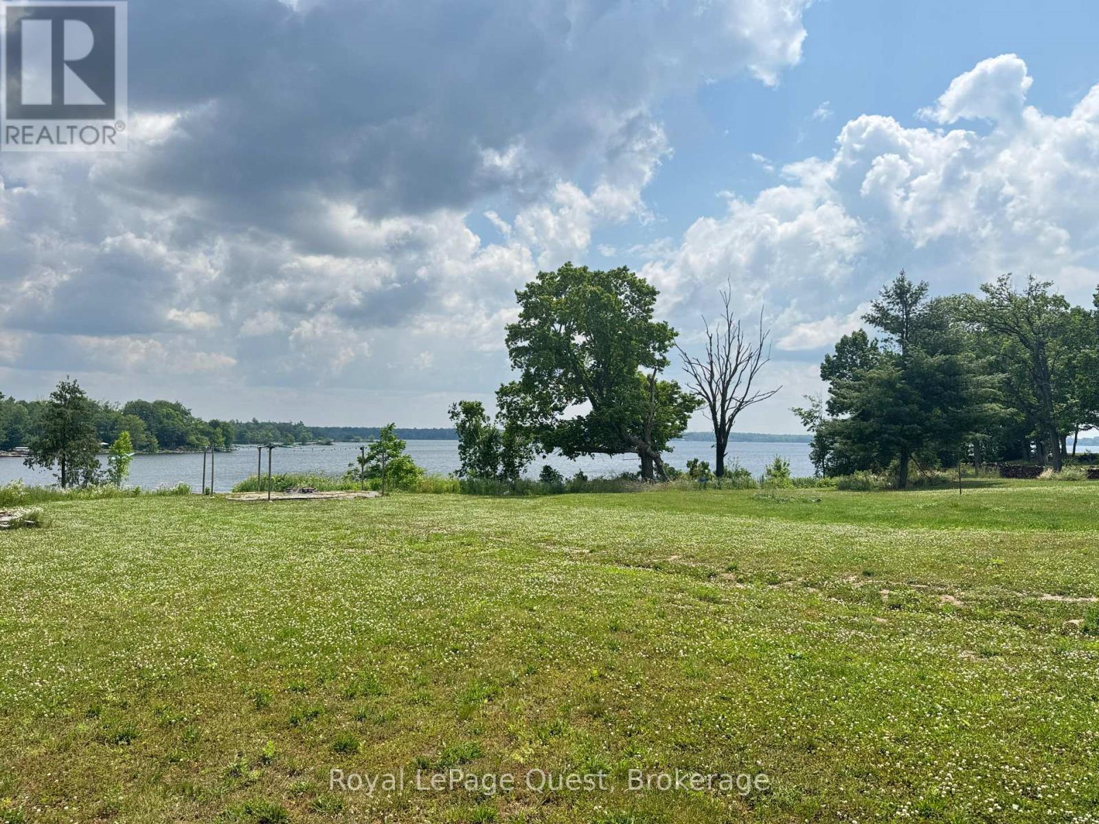 Photo 4 of 21 Rosy Beach Court, Ramara ON