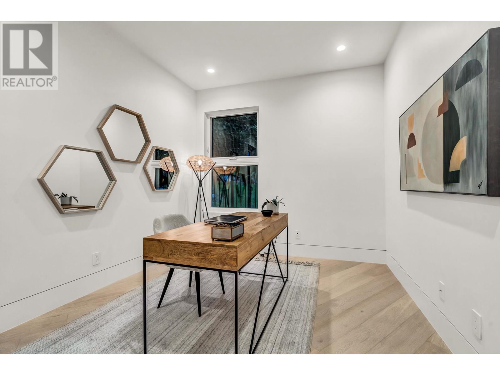 4500 CANTERBURY CRESCENT, North Vancouver