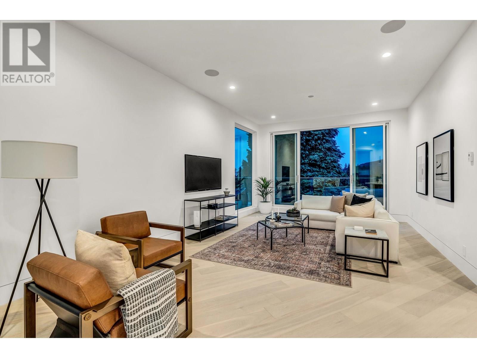 4500 CANTERBURY CRESCENT, North Vancouver