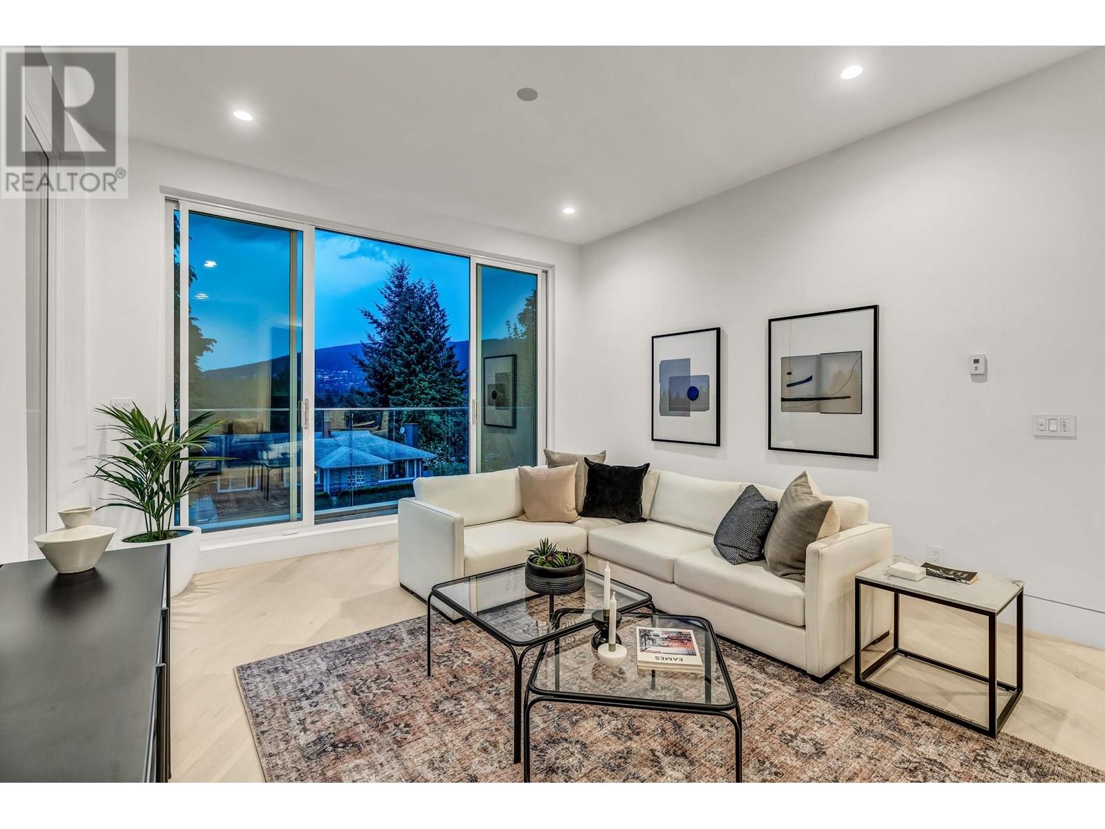 4500 CANTERBURY CRESCENT, North Vancouver