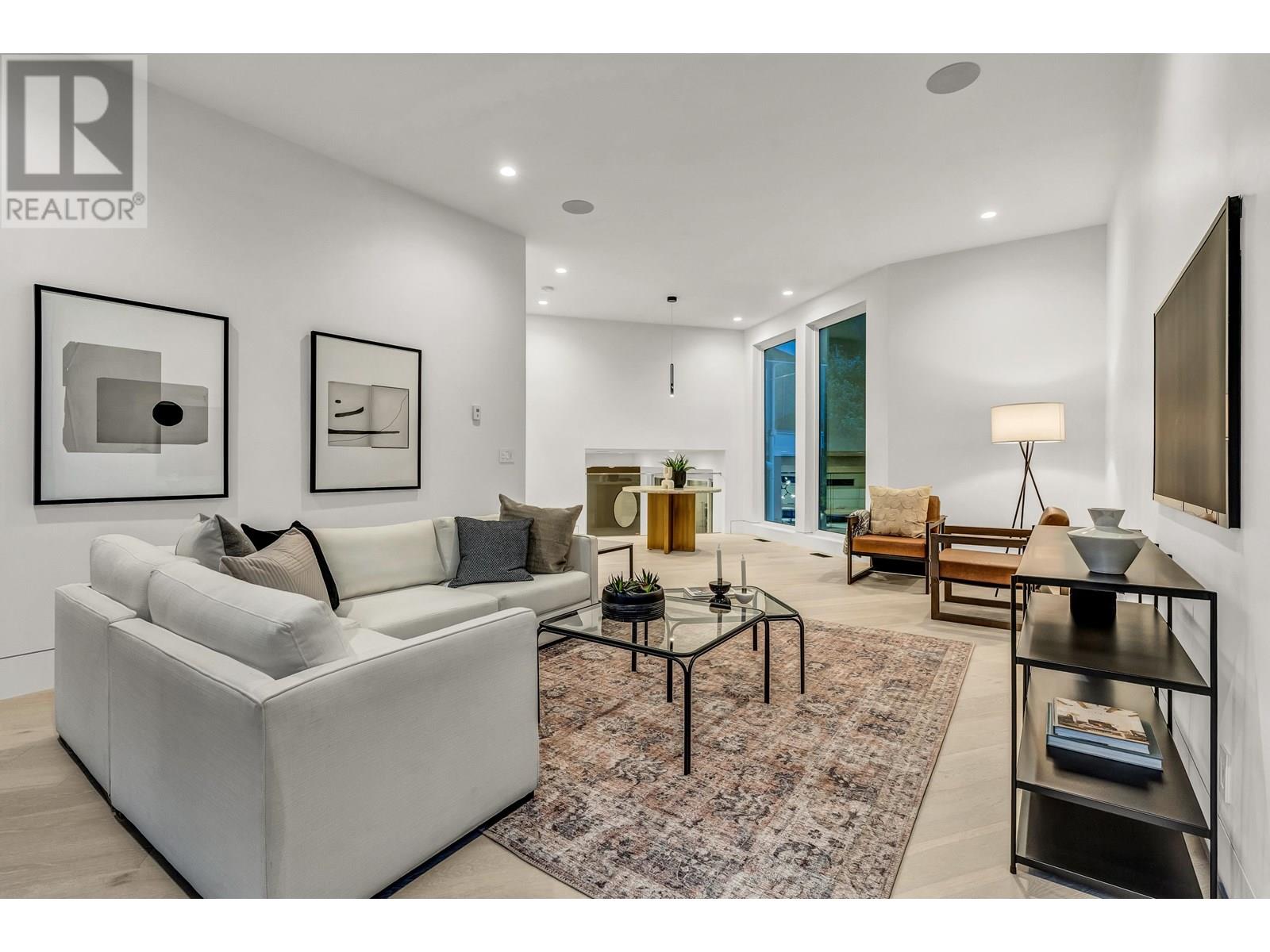 4500 CANTERBURY CRESCENT, North Vancouver