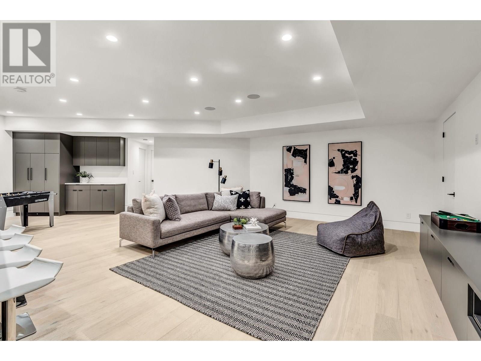 4500 CANTERBURY CRESCENT, North Vancouver