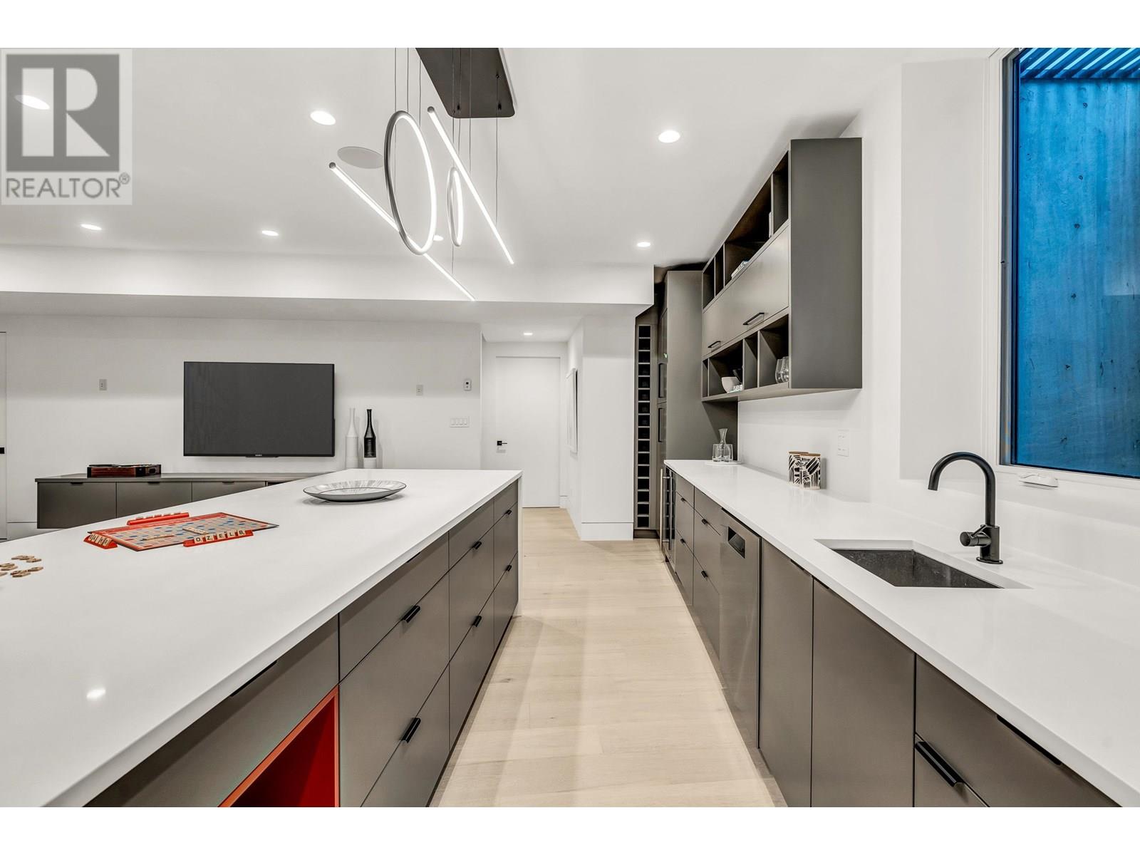 4500 CANTERBURY CRESCENT, North Vancouver