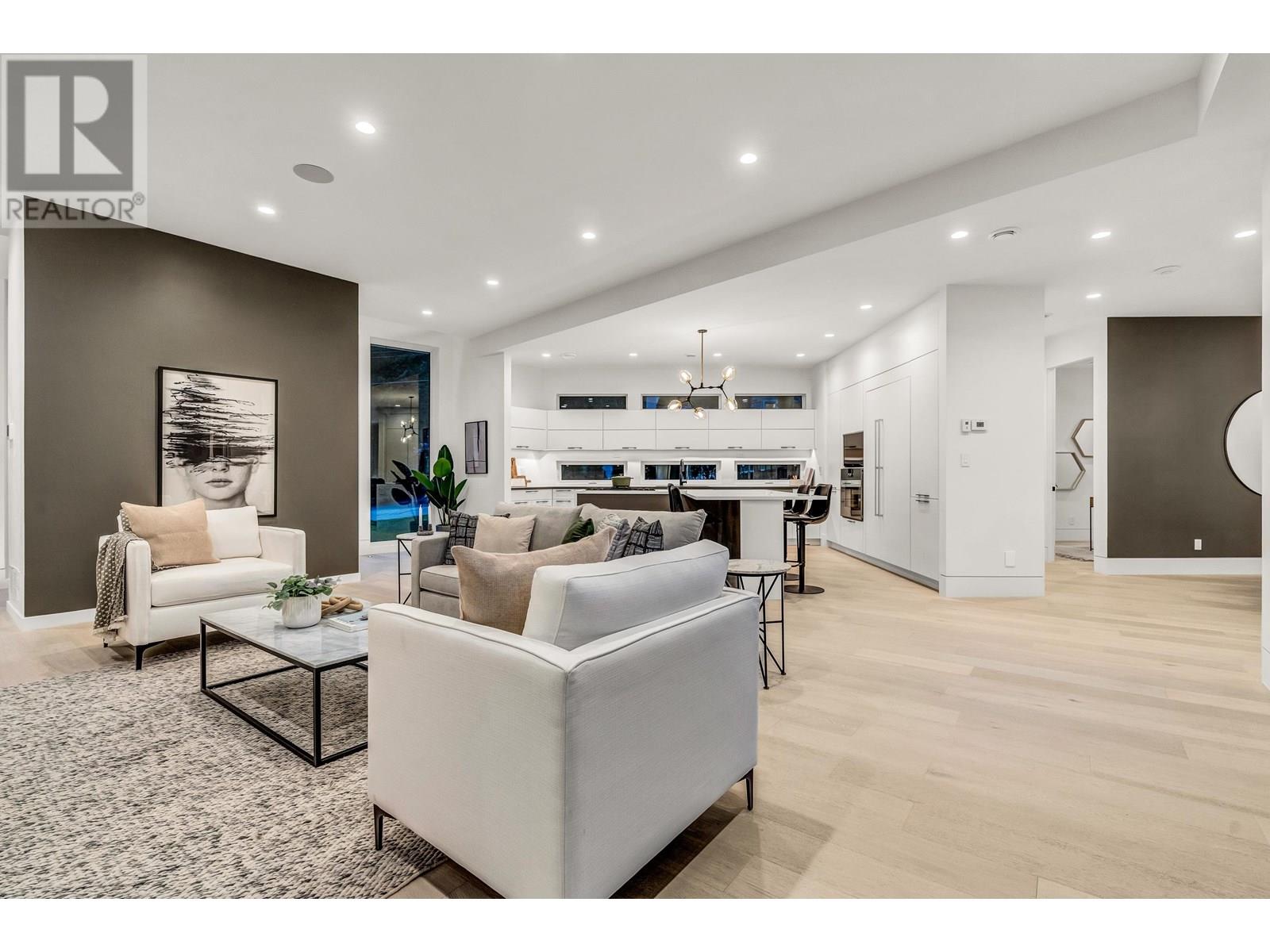 4500 CANTERBURY CRESCENT, North Vancouver