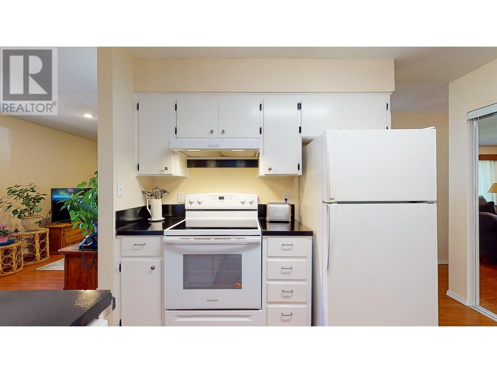 4569 FRANCIS PENINSULA ROAD, Madeira Park