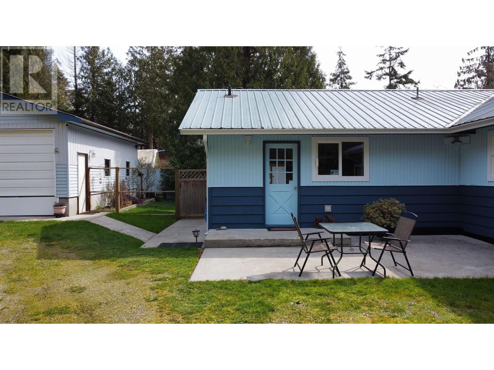 4569 FRANCIS PENINSULA ROAD, Madeira Park