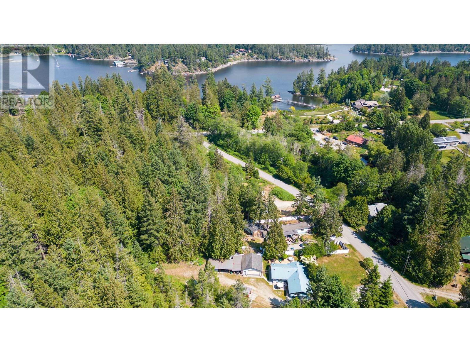 4569 FRANCIS PENINSULA ROAD, Madeira Park