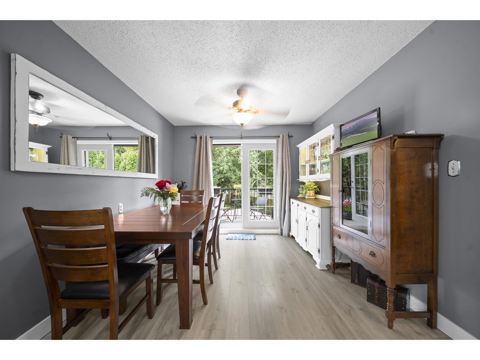 Photo 8 of 202 Davis Crescent, Langley BC