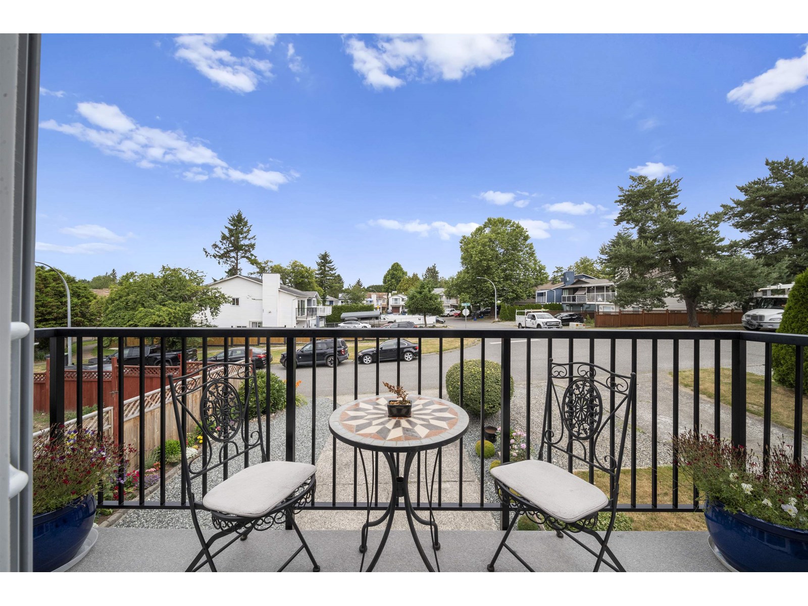 Photo 6 of 202 Davis Crescent, Langley BC