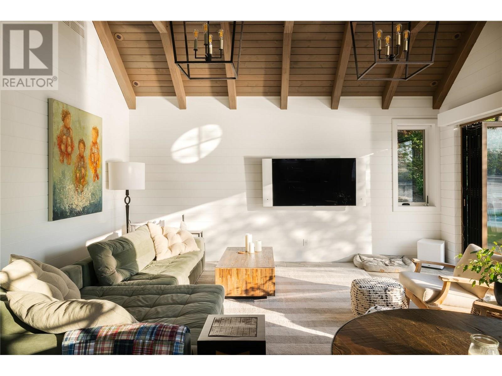 12407 Coldstream Creek Road, Coldstream