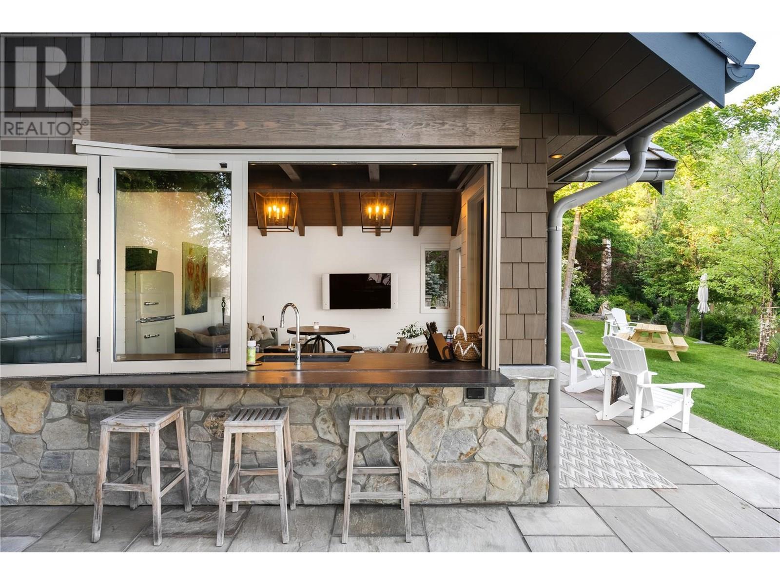 12407 Coldstream Creek Road, Coldstream