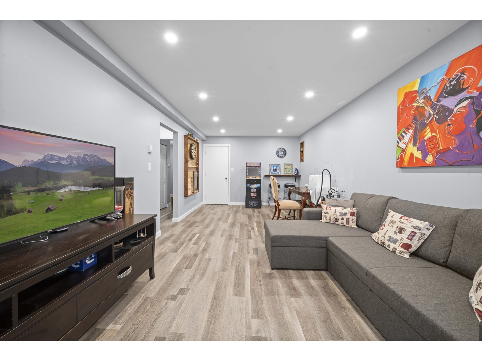 Photo 18 of 202 Davis Crescent, Langley BC