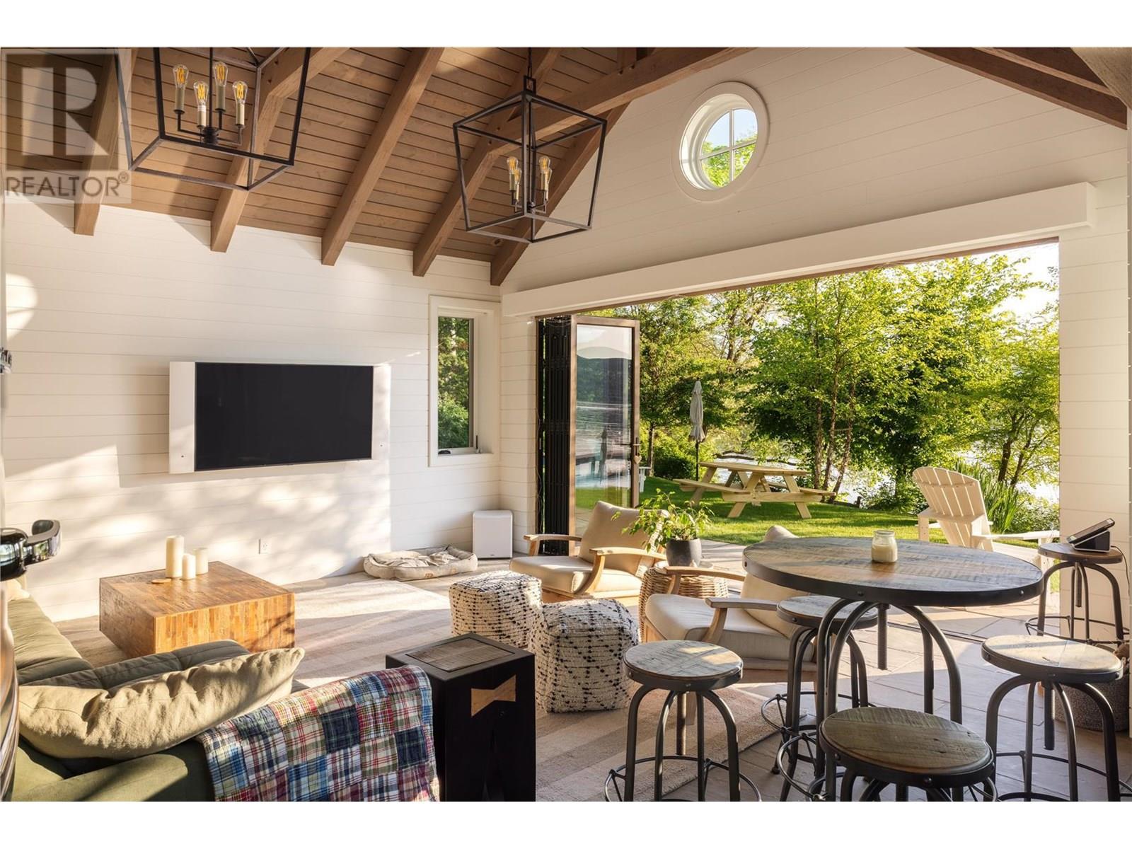 12407 Coldstream Creek Road, Coldstream