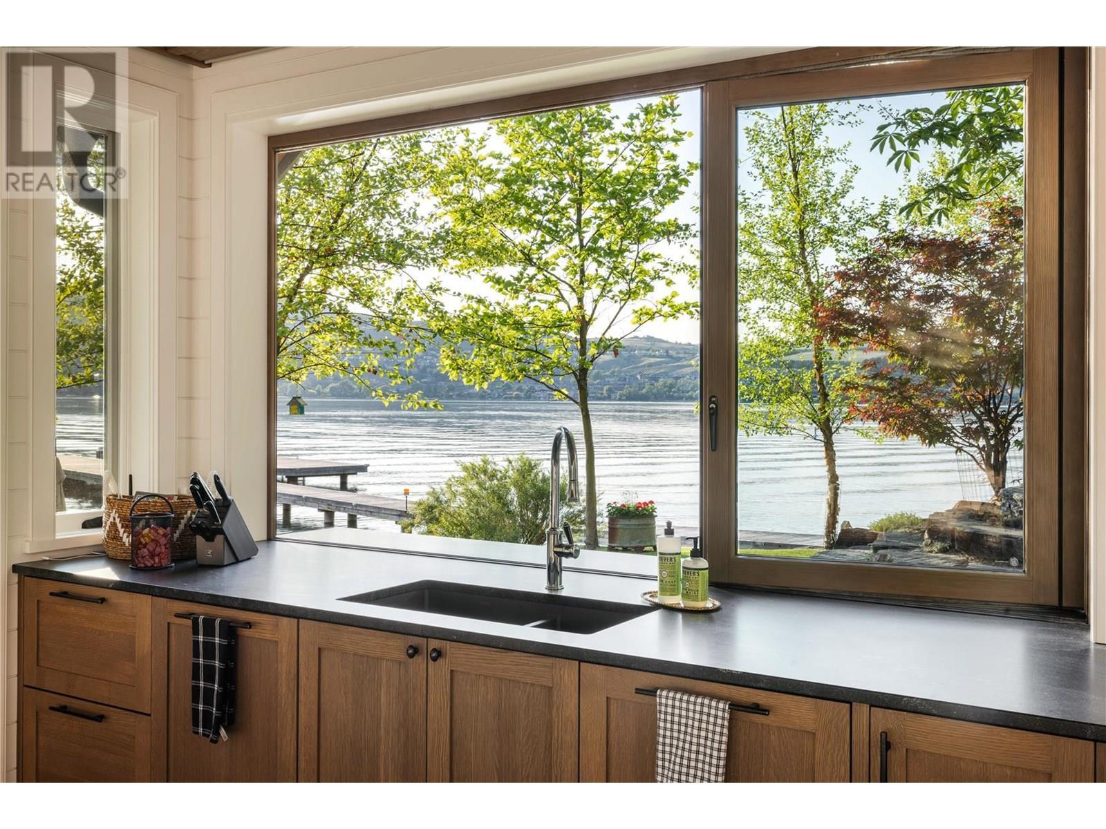12407 Coldstream Creek Road, Coldstream