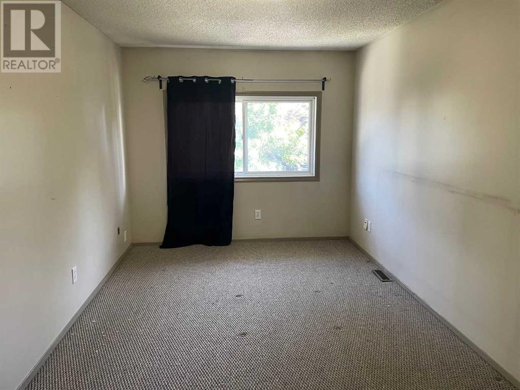Single Family House for Sale in   Hubalta Road SE Dover Calgary 