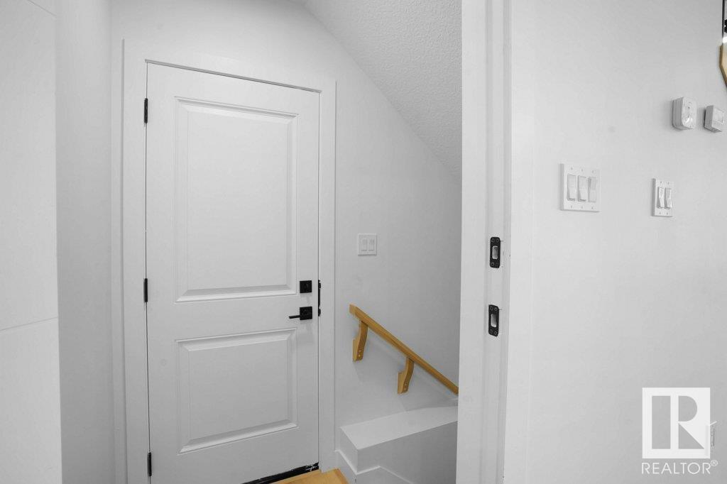Photo 16 of 10946 62 Av Nw, Edmonton AB