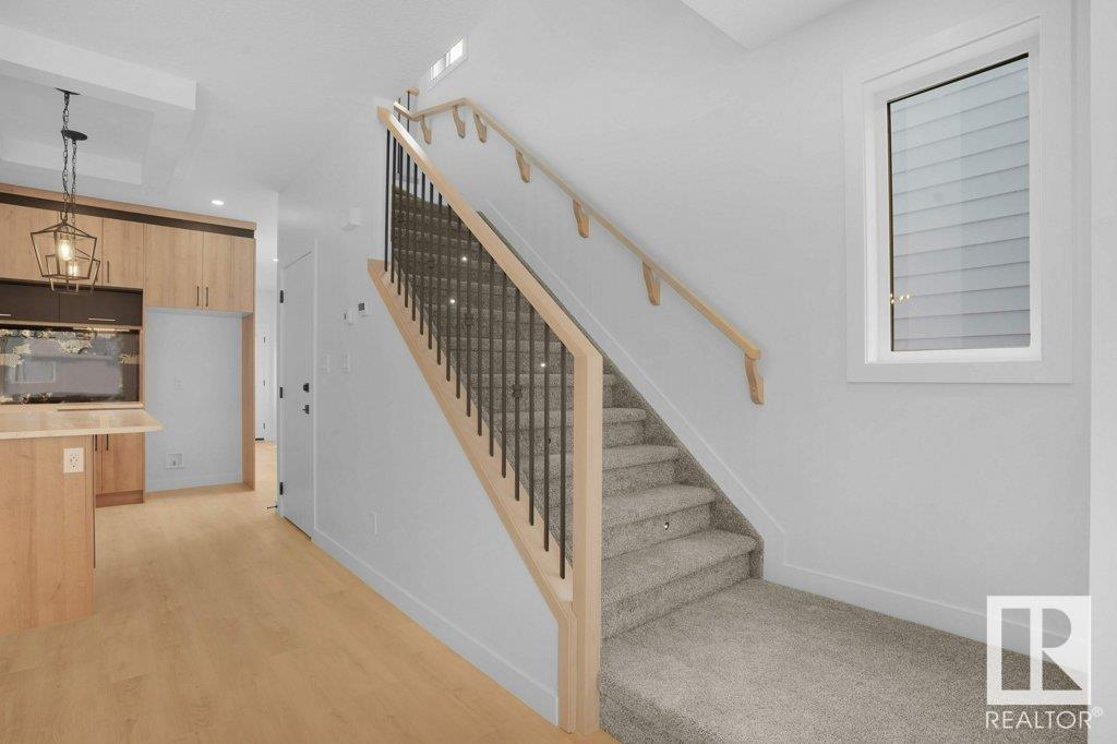 Photo 8 of 10946 62 Av Nw, Edmonton AB