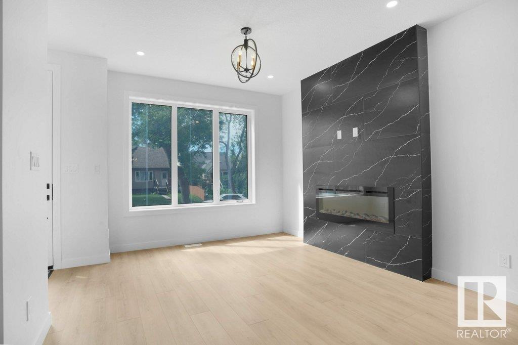 Photo 6 of 10946 62 Av Nw, Edmonton AB