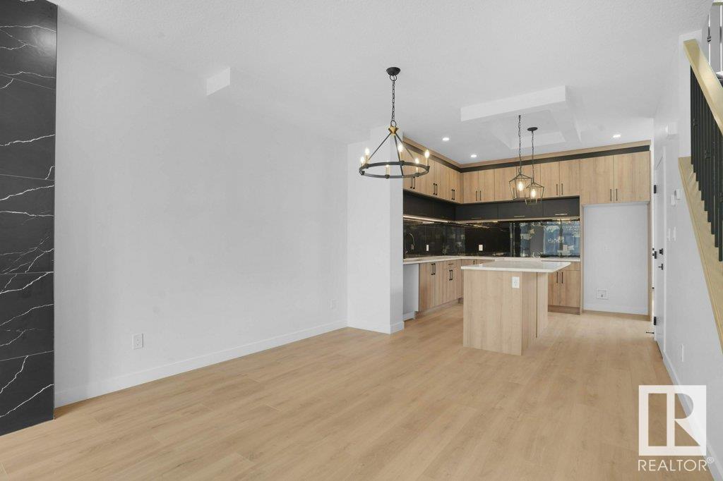 Photo 7 of 10946 62 Av Nw, Edmonton AB