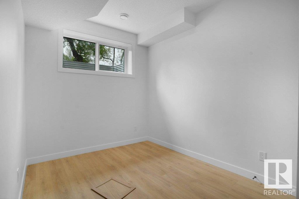 Photo 33 of 10946 62 Av Nw, Edmonton AB