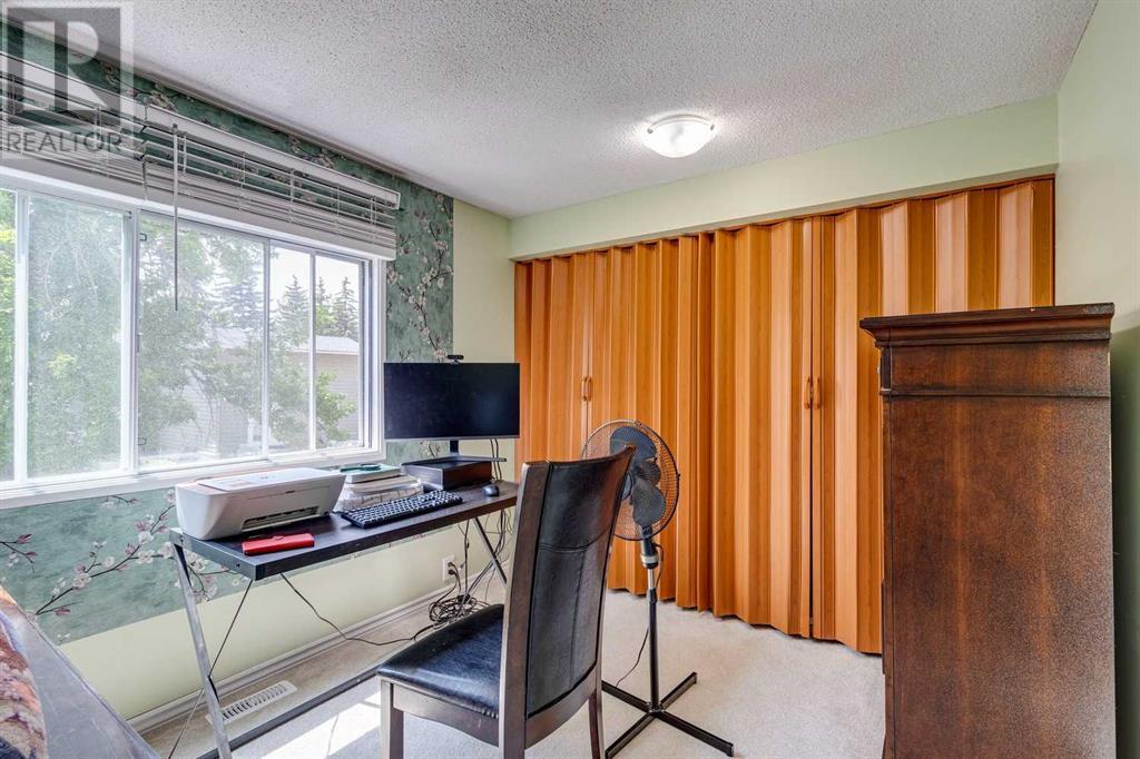Single Family House for Sale in    Street NE Pineridge Calgary 