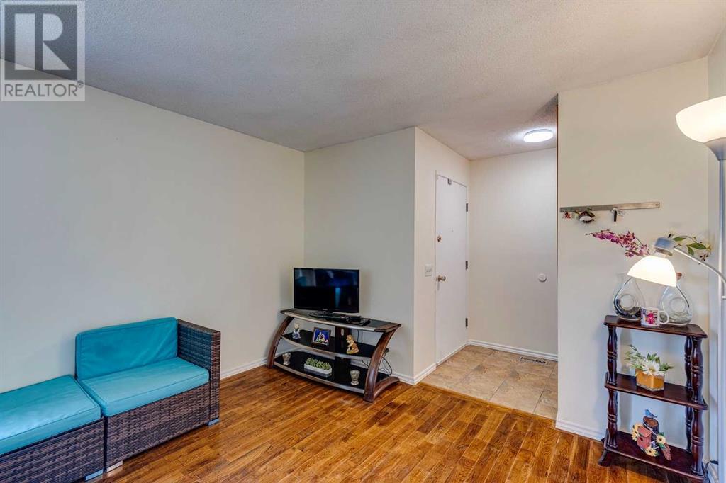 Single Family House for Sale in    Street NE Pineridge Calgary 