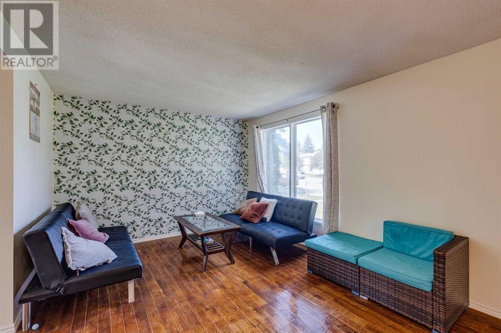 Single Family House for Sale in    Street NE Pineridge Calgary 