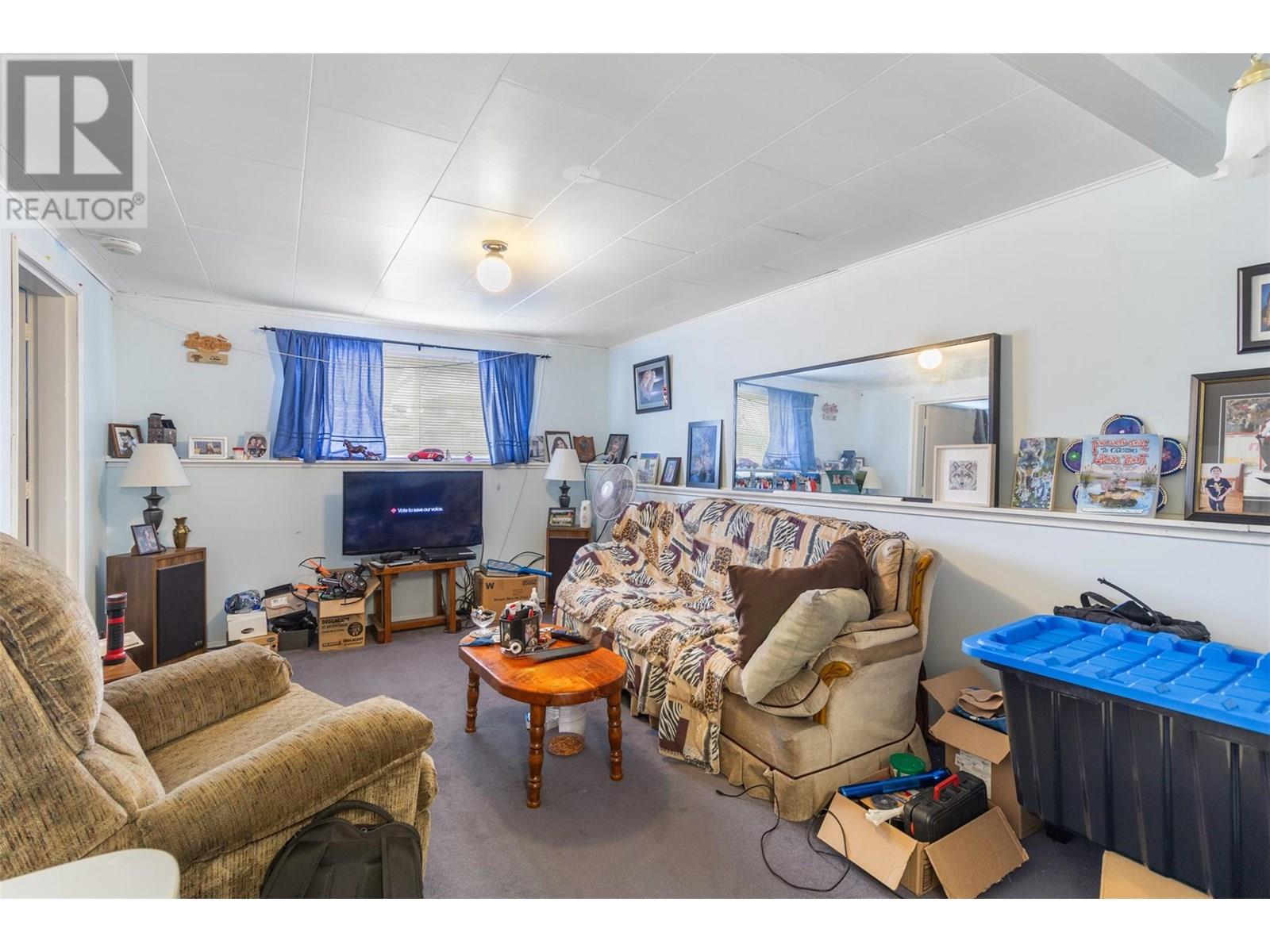 Photo 3 of 957 Newton Street, Kamloops BC