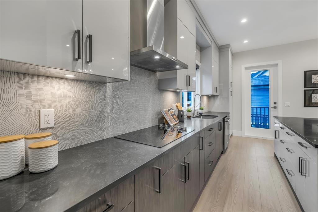 Photo 6 of 17136 1 Avenue, Surrey BC