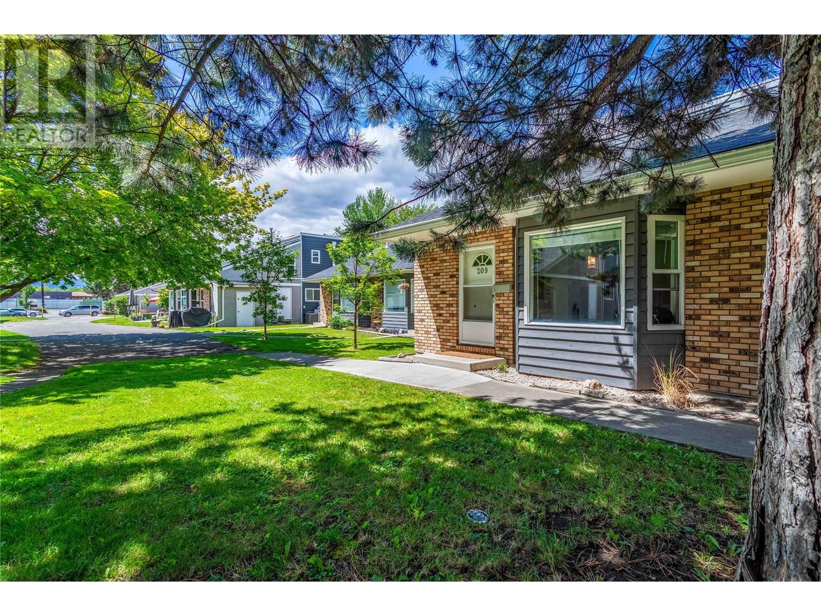 3155 Gordon Drive Unit# 209, Kelowna