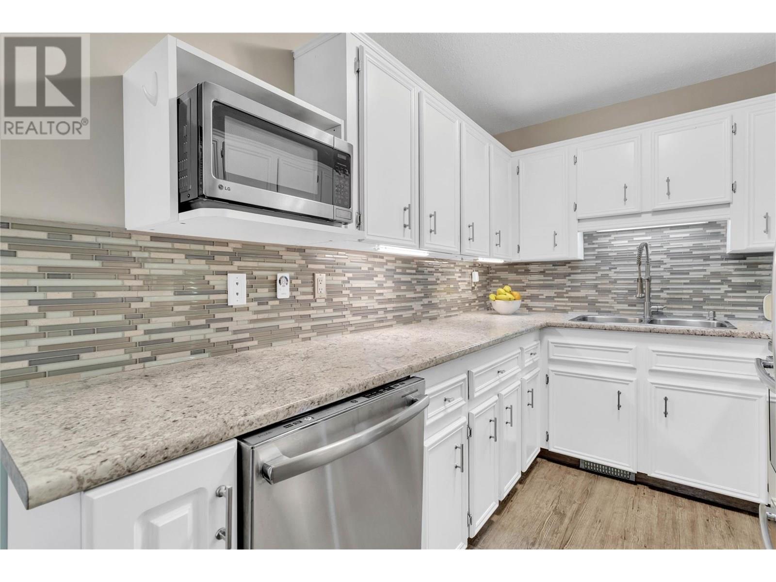 3155 Gordon Drive Unit# 209, Kelowna