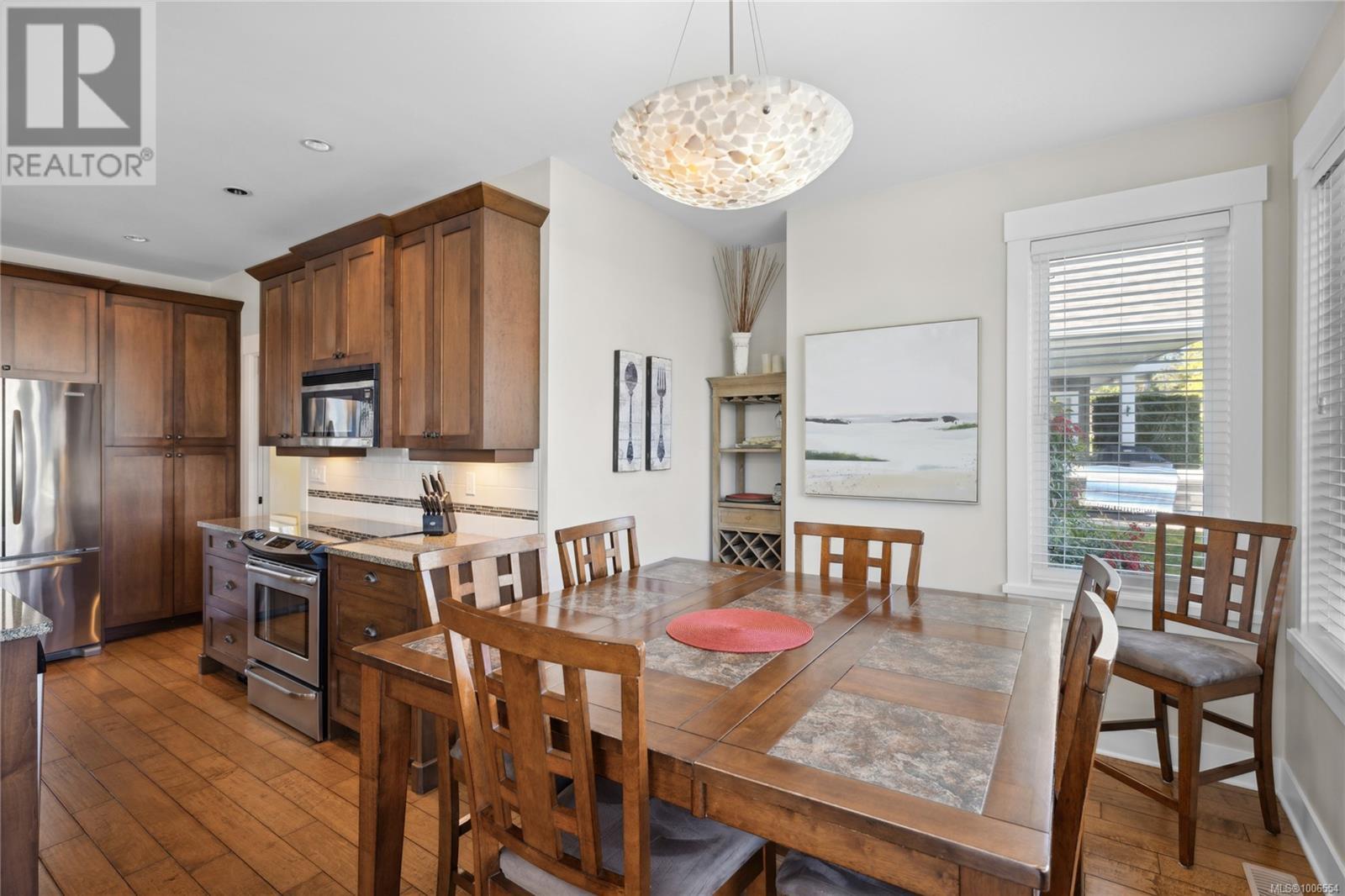 Photo 25 of 29 5251 Island Hwy, Qualicum Beach BC
